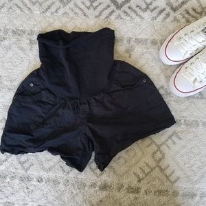 Black full belly panel maternity shorts Medium